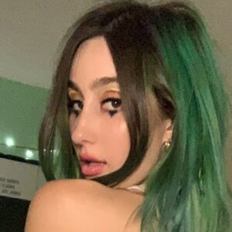 Foto di nudo di fuga di OnlyFans di Phem4evr