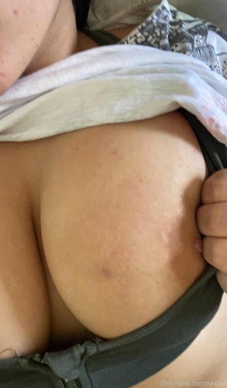 Foto di nudo di fuga di OnlyFans di Raxien