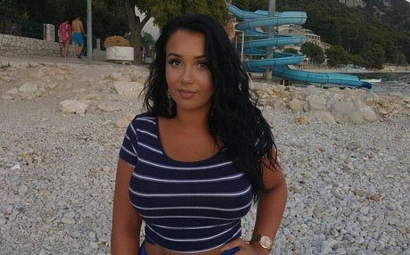 Foto di nudo di fuga di OnlyFans di Emina Jahi