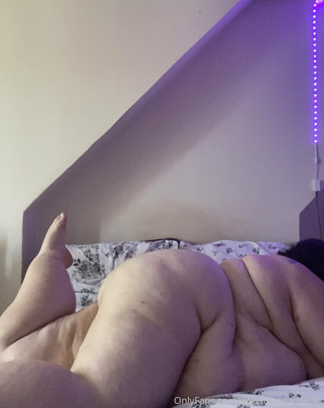 Foto di nudo di fuga di OnlyFans di Sweetaspeachesss