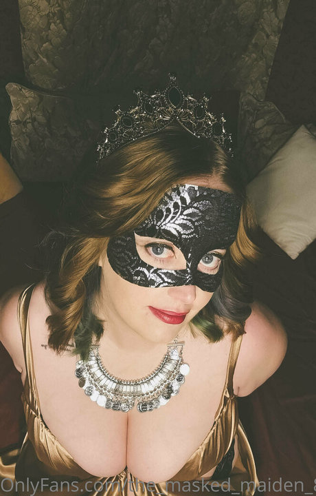 Foto di nudo di fuga di OnlyFans di Themaskedmaiden87