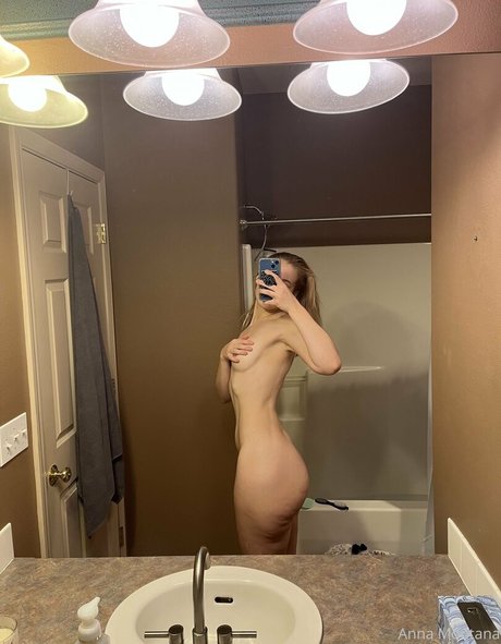 Foto di nudo di fuga di OnlyFans di Anna1001
