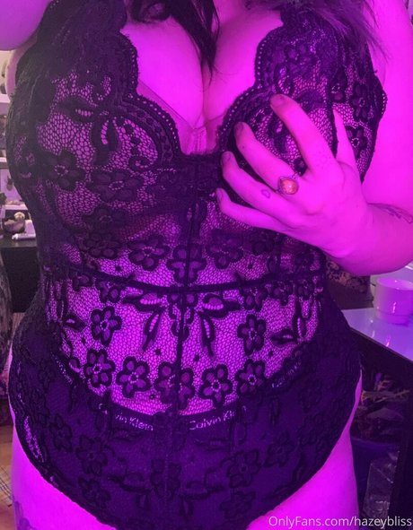 Foto di nudo di fuga di OnlyFans di Hazeybliss