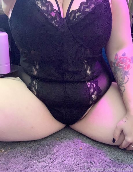 Foto di nudo di fuga di OnlyFans di Hazeybliss