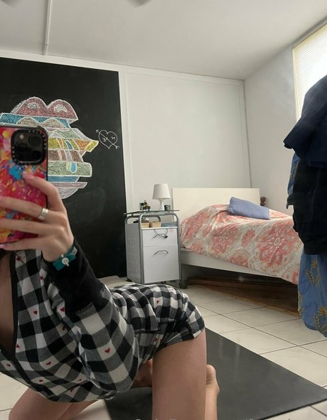Foto di nudo di fuga di OnlyFans di Frenchava